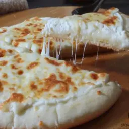 فطيرة لبنة وعسل
